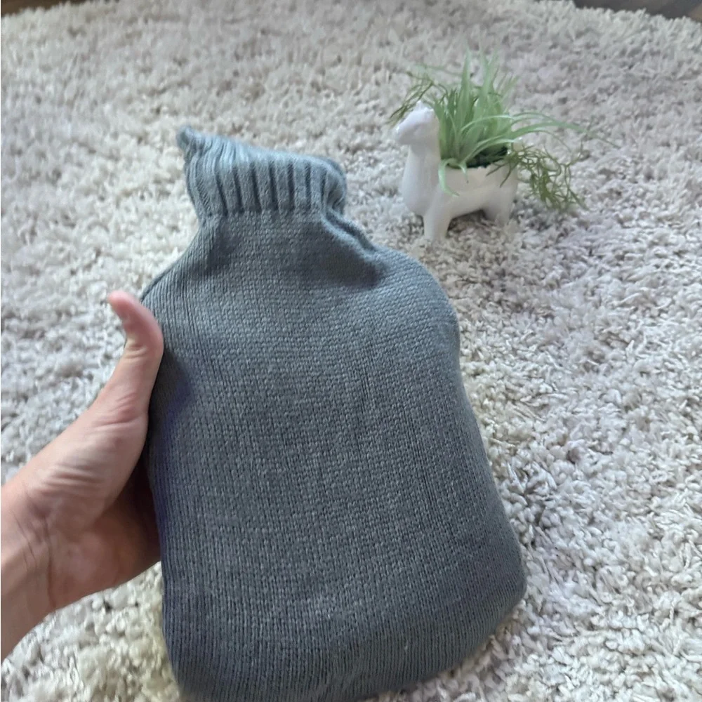 Grey knitted hot water liquor drinking stash sweater cute container bag - Picture 4 of 4